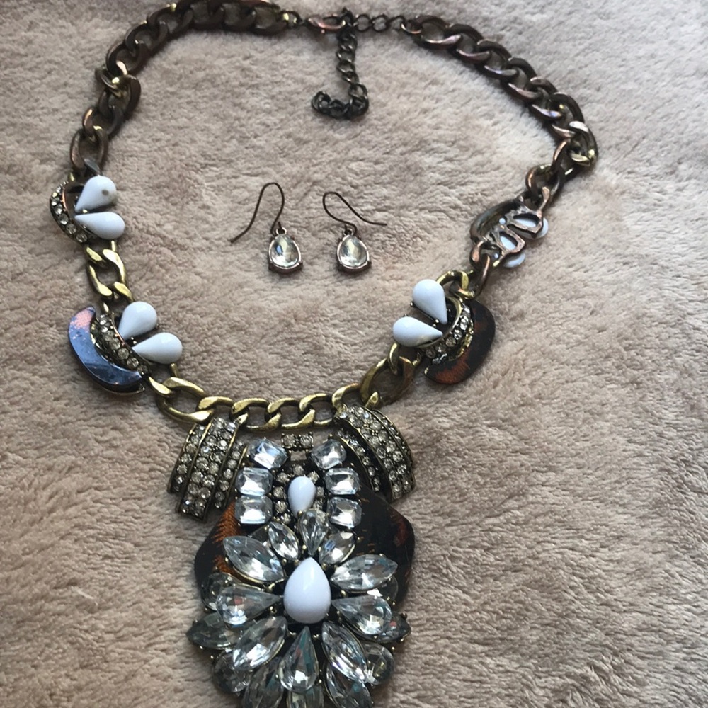 Statement necklace with earrings